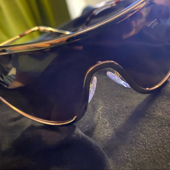 Prada Sunglasses - Picture 4 of 7